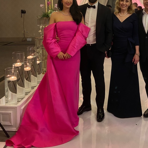 Solace London Pink Off-Shoulder Wedding Dress - Picture 4 of 4